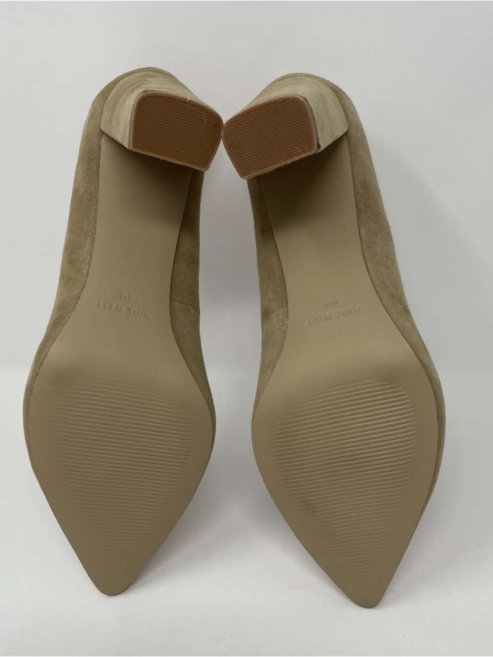 Nine West Josephinao Pointed Toe Block Heel Biege Suede Pumps Size 8 - Picture 9 of 10